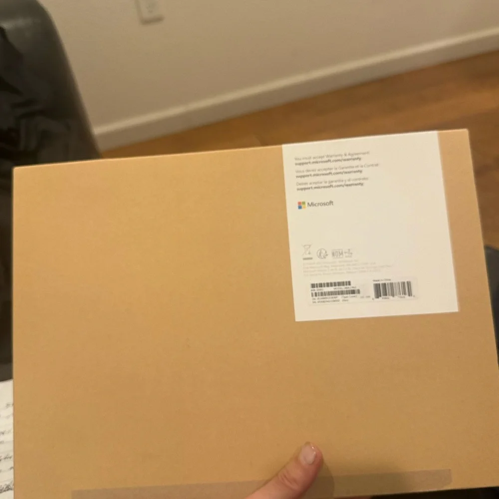 Microsoft surface pro signature keyboard with a slim pen 2